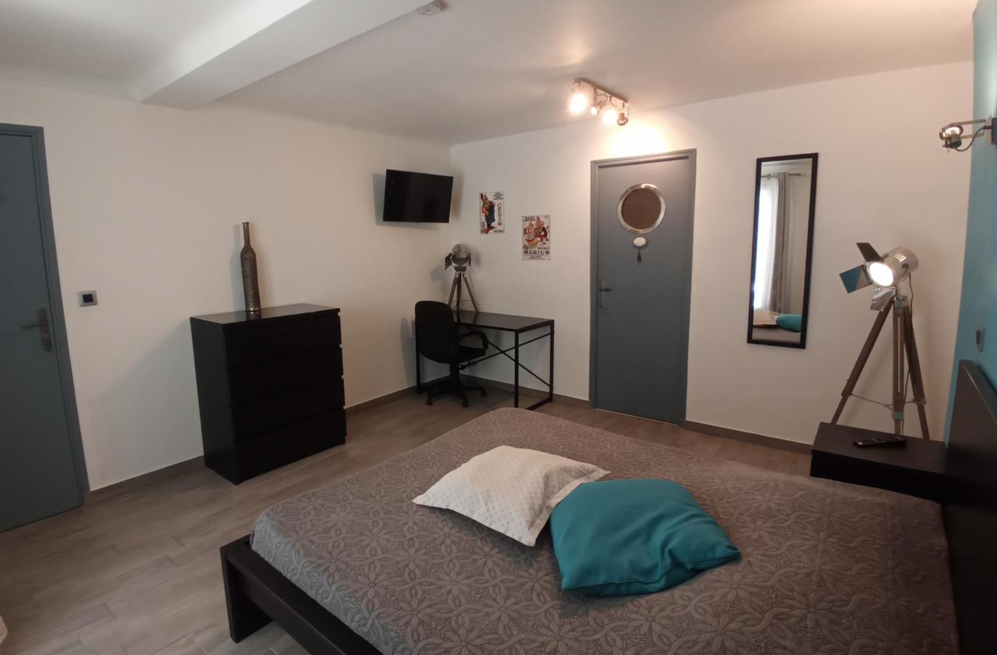 Sur Les Pas De Pagnol Aubagne Quarto foto